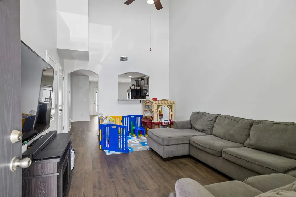 1040 Neeleys Bnd Spring Hill, TN 37174