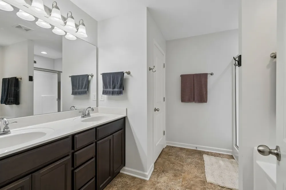 1040 Neeleys Bnd Spring Hill, TN 37174