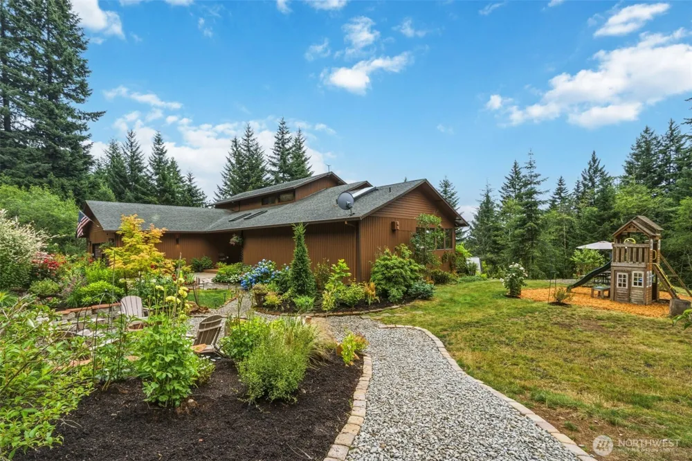 15317 NE Winsor Drive Brush Prairie, WA 98606
