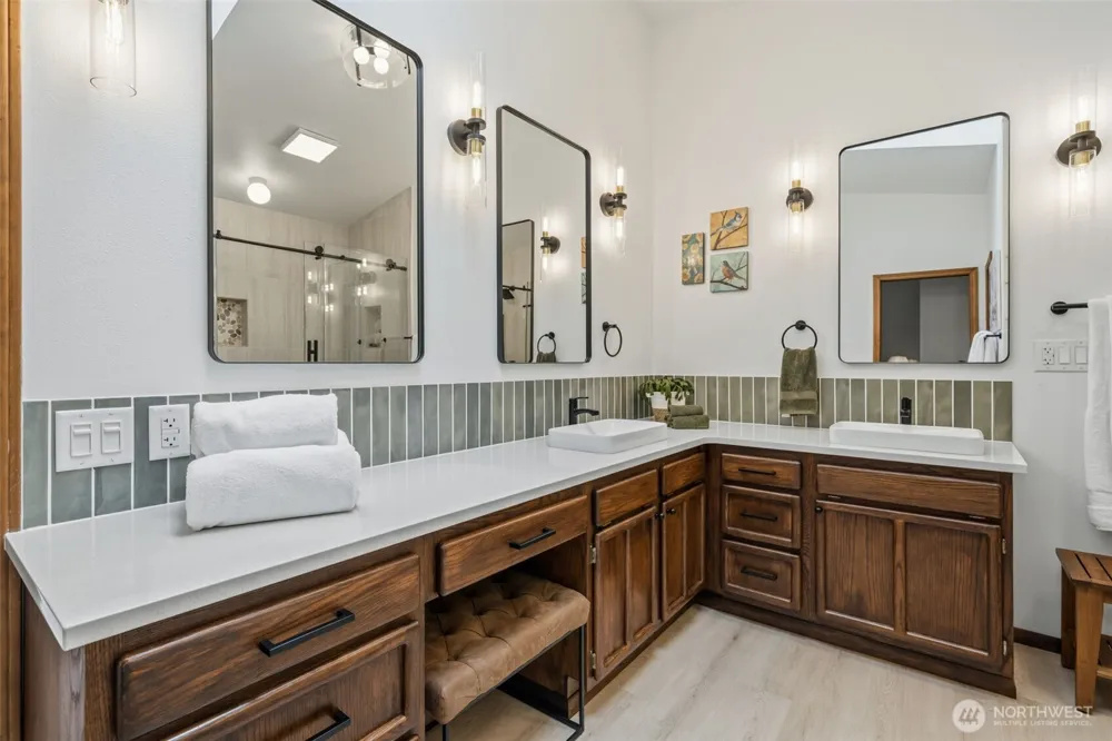 15317 NE Winsor Drive Brush Prairie, WA 98606