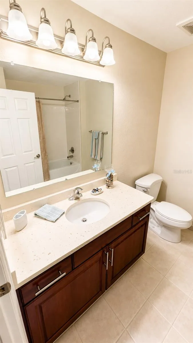 1064 TAMIAMI TRAIL #1320 Sarasota, FL 34236