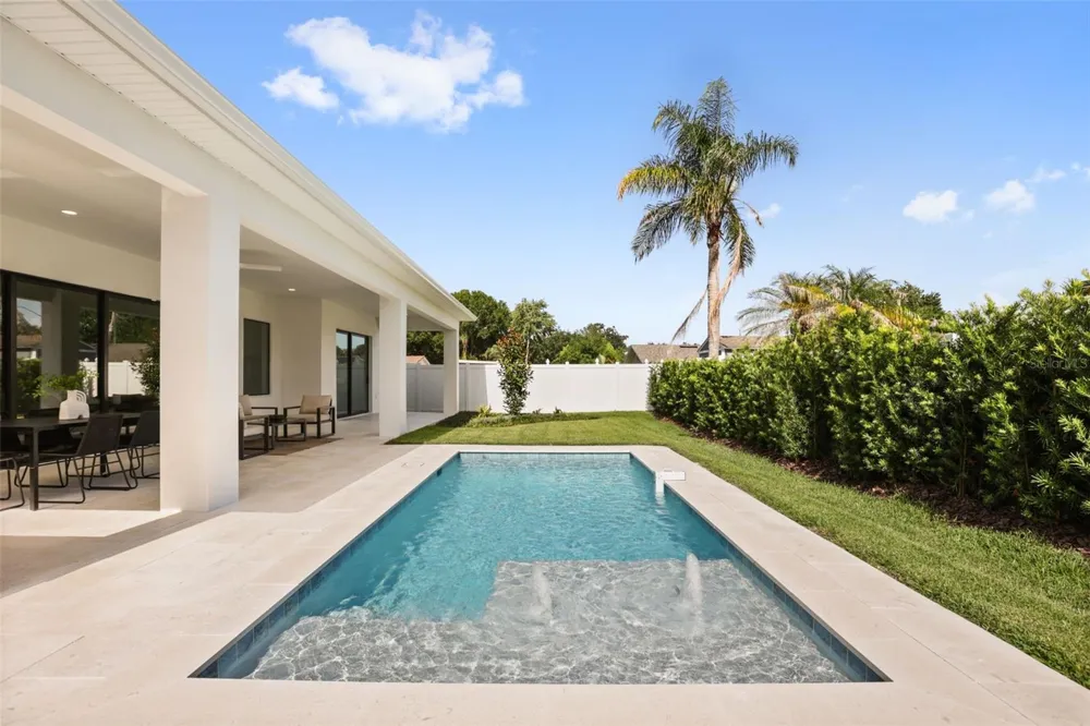 1326 W NEW HAMPSHIRE STREET Orlando, FL 32804