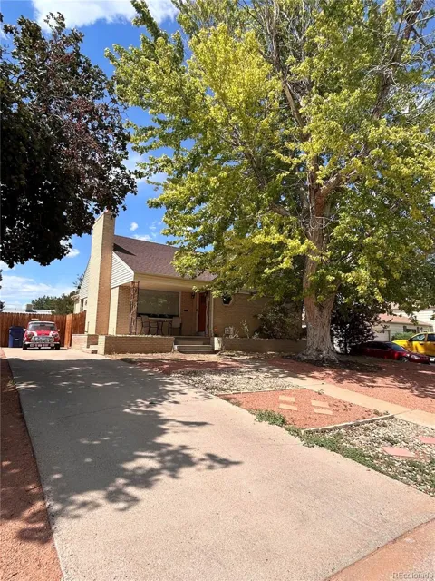 187 University Circle