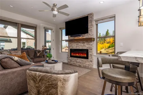 12 Stagecoach Way