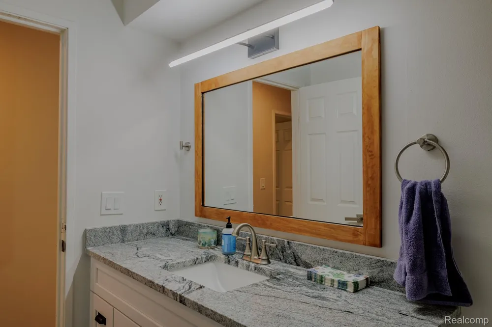 1989 Klingensmith Road #46 Bloomfield Hills City, MI 48302