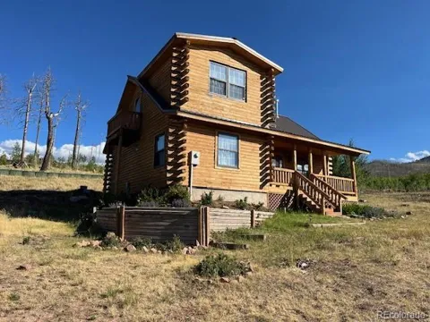 906 Huntington Lane