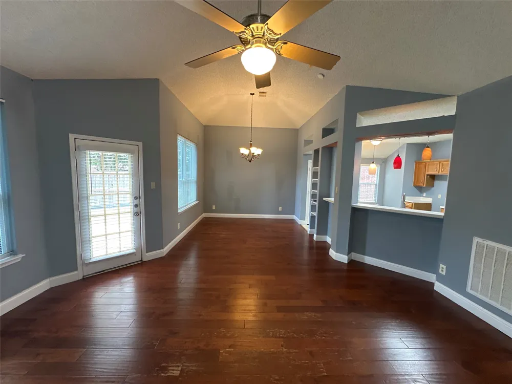 2336 Timbercreek Drive Glenn Heights, TX 75154