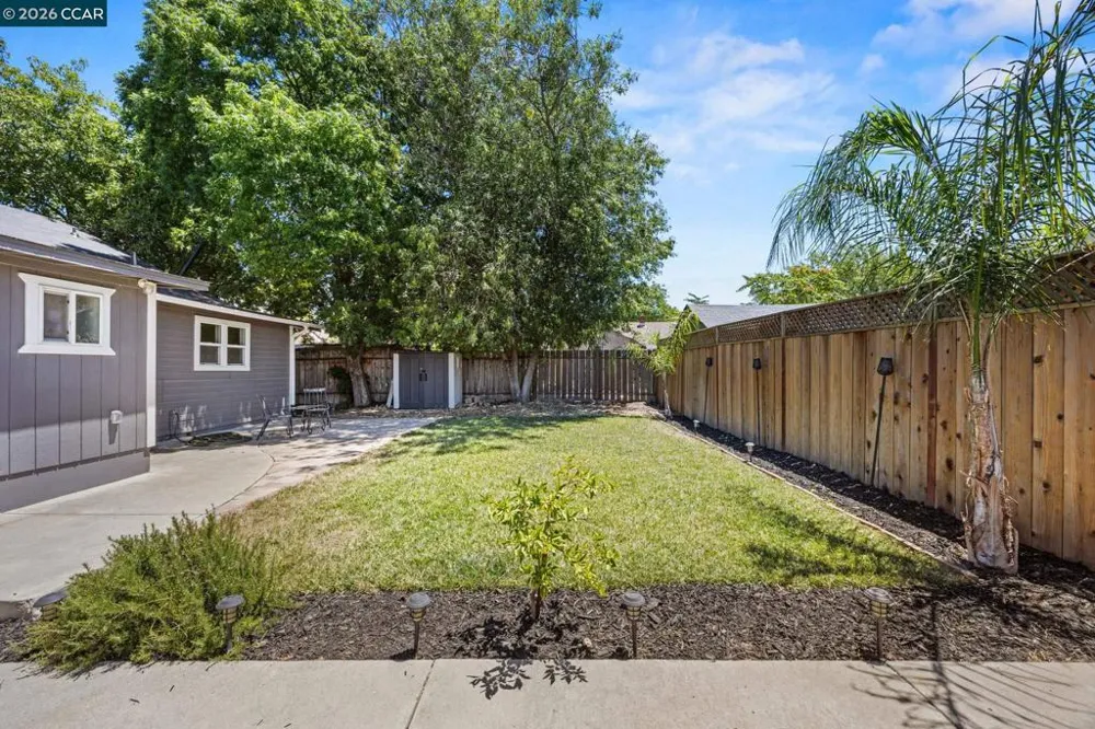 149 W 11Th St Pittsburg, CA 94565
