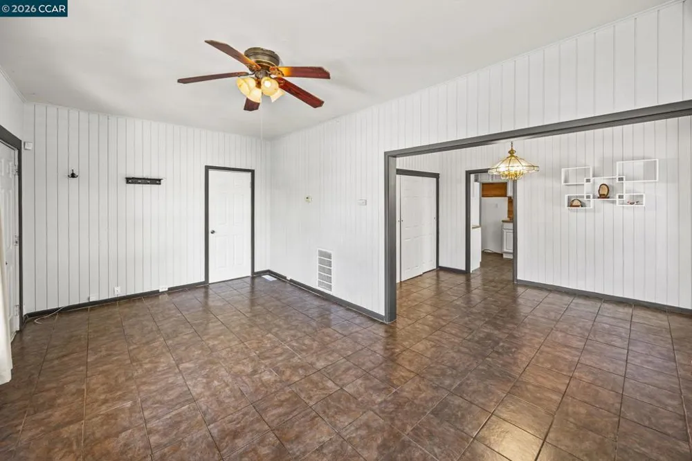 149 W 11Th St Pittsburg, CA 94565