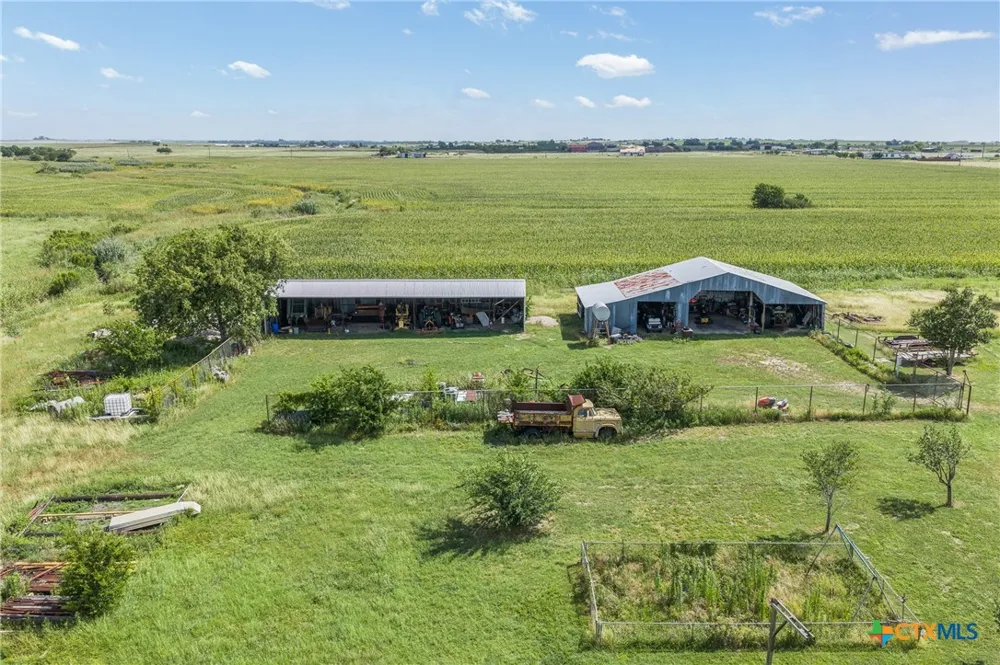 18108 Werchan Lane Coupland, TX 78615