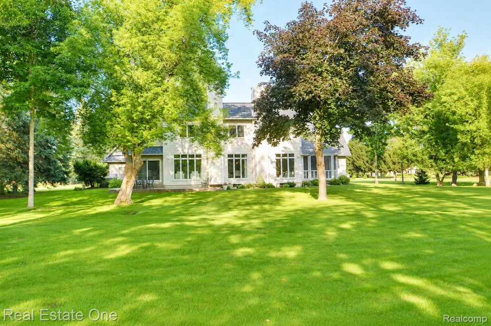 716 Bristol Lane Clarkston City, MI 48348