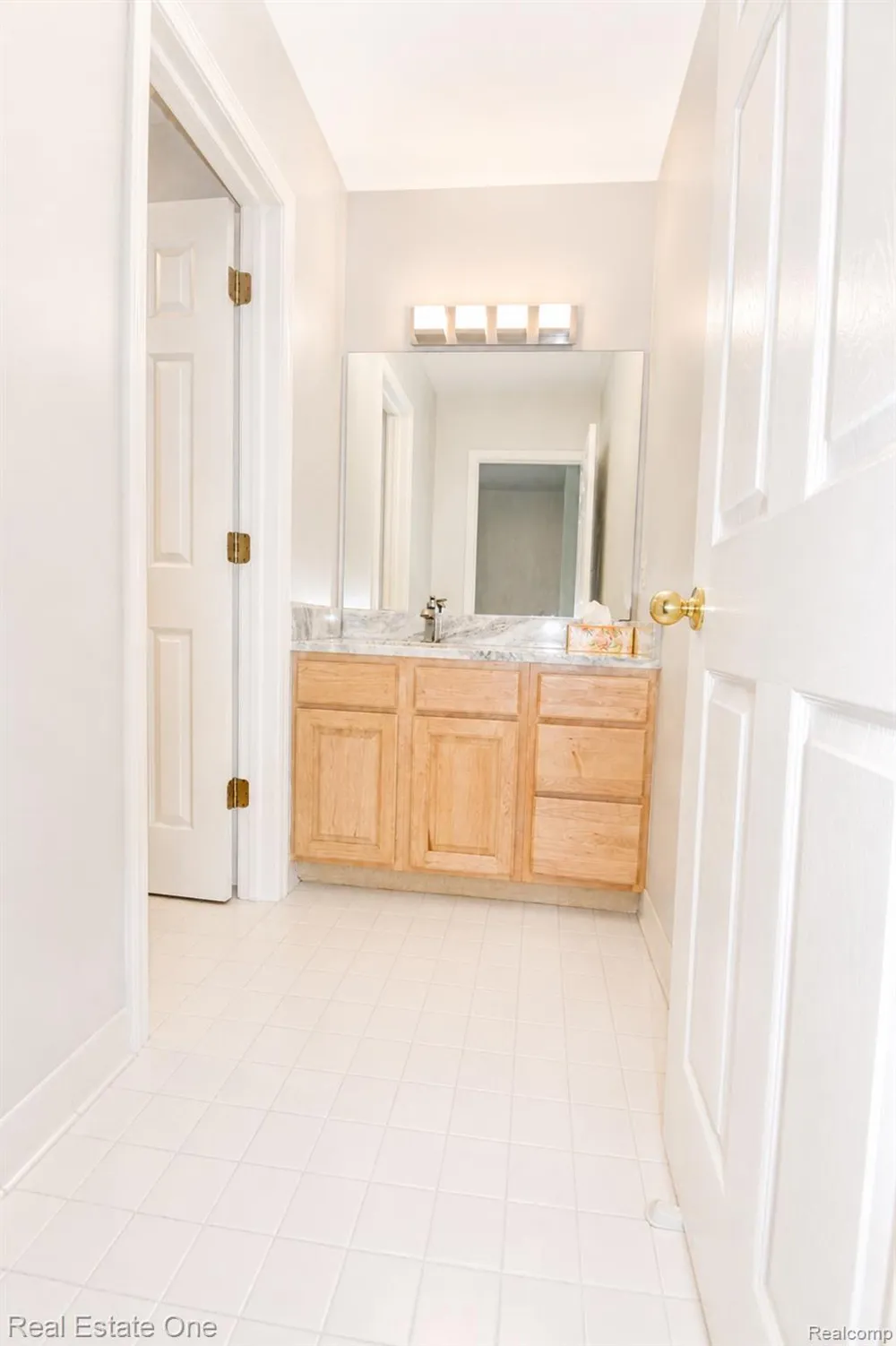 716 Bristol Lane Clarkston City, MI 48348