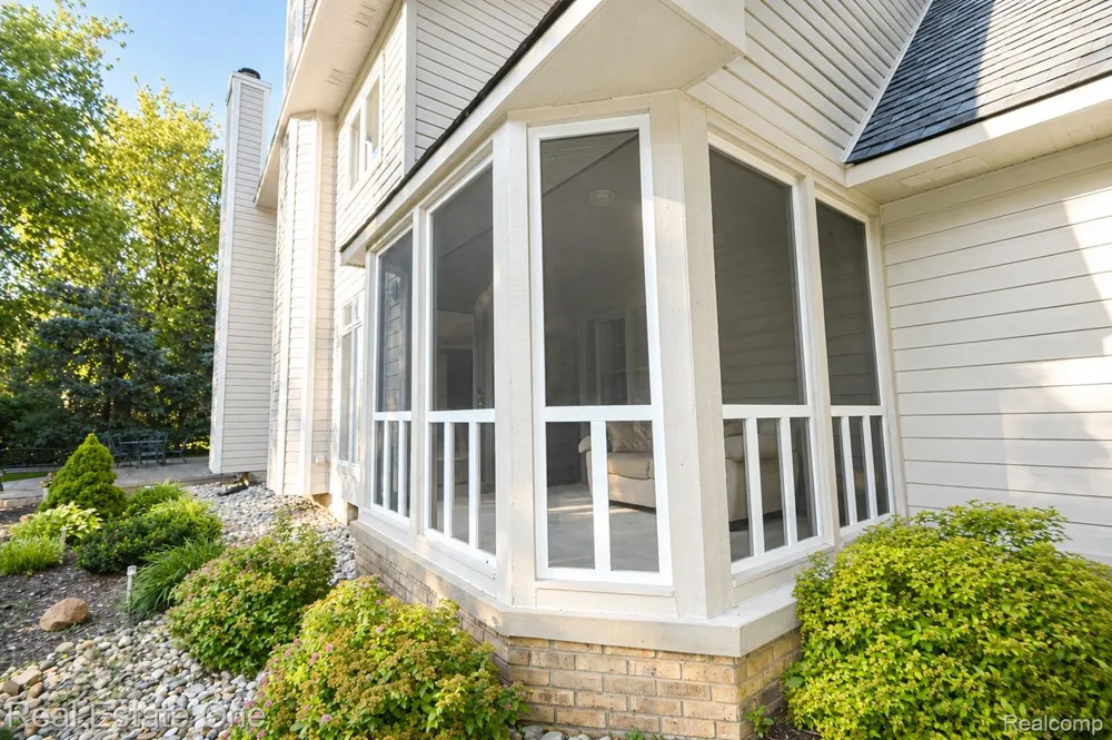 716 Bristol Lane Clarkston City, MI 48348