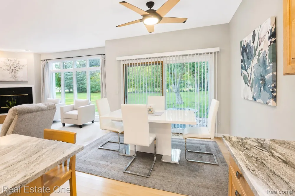 716 Bristol Lane Clarkston City, MI 48348