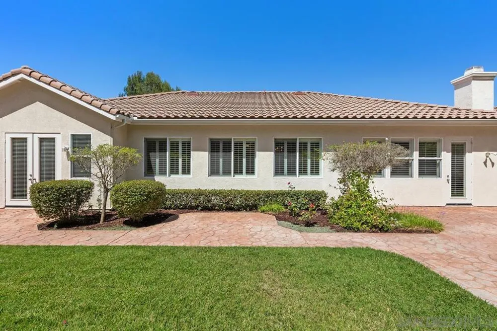 672 Inverlochy Dr Fallbrook, CA 92028