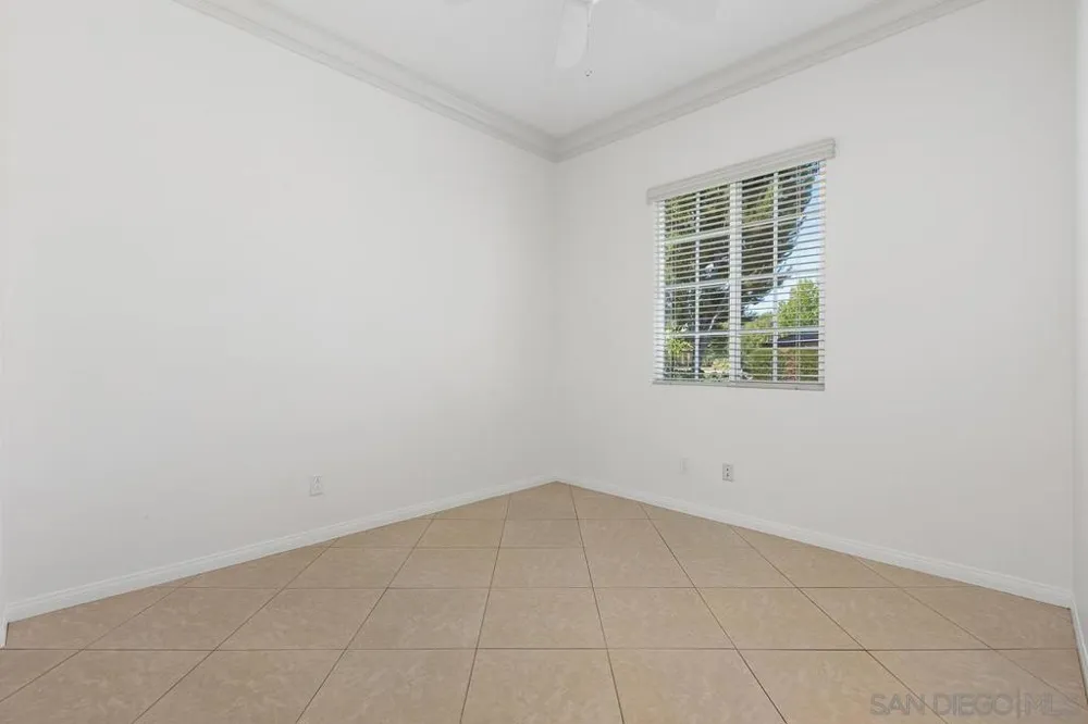 672 Inverlochy Dr Fallbrook, CA 92028