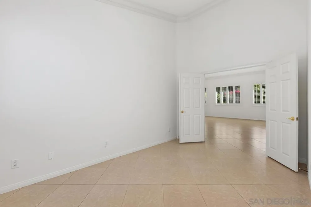 672 Inverlochy Dr Fallbrook, CA 92028
