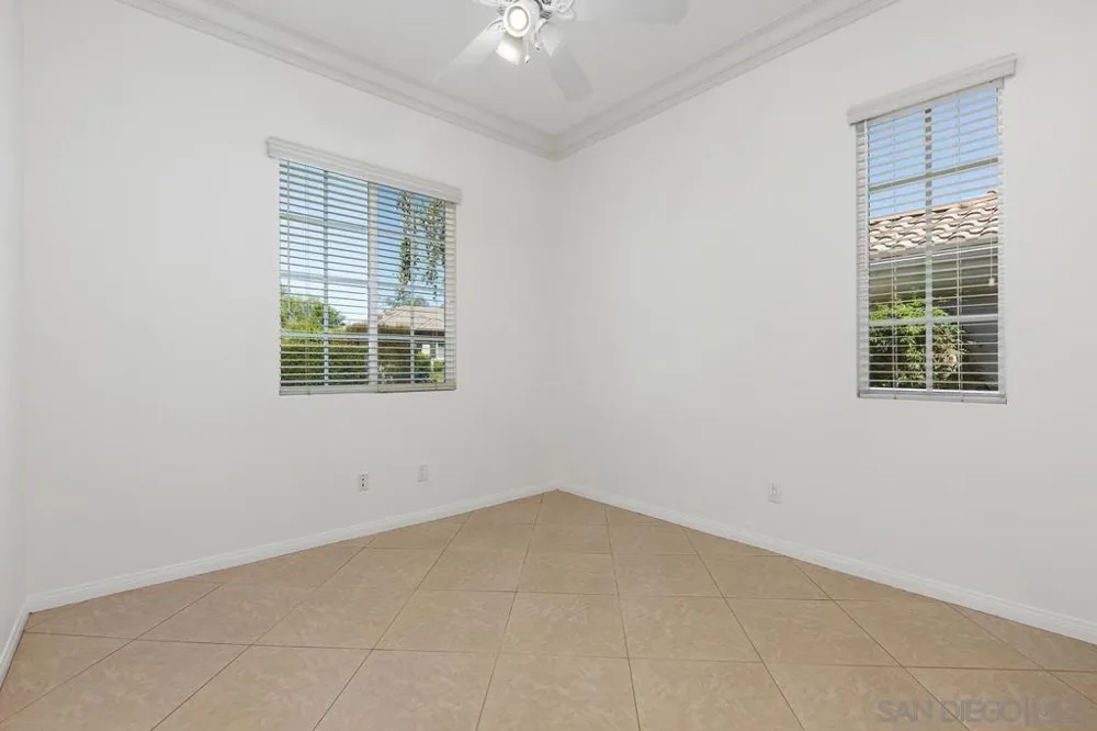 672 Inverlochy Dr Fallbrook, CA 92028