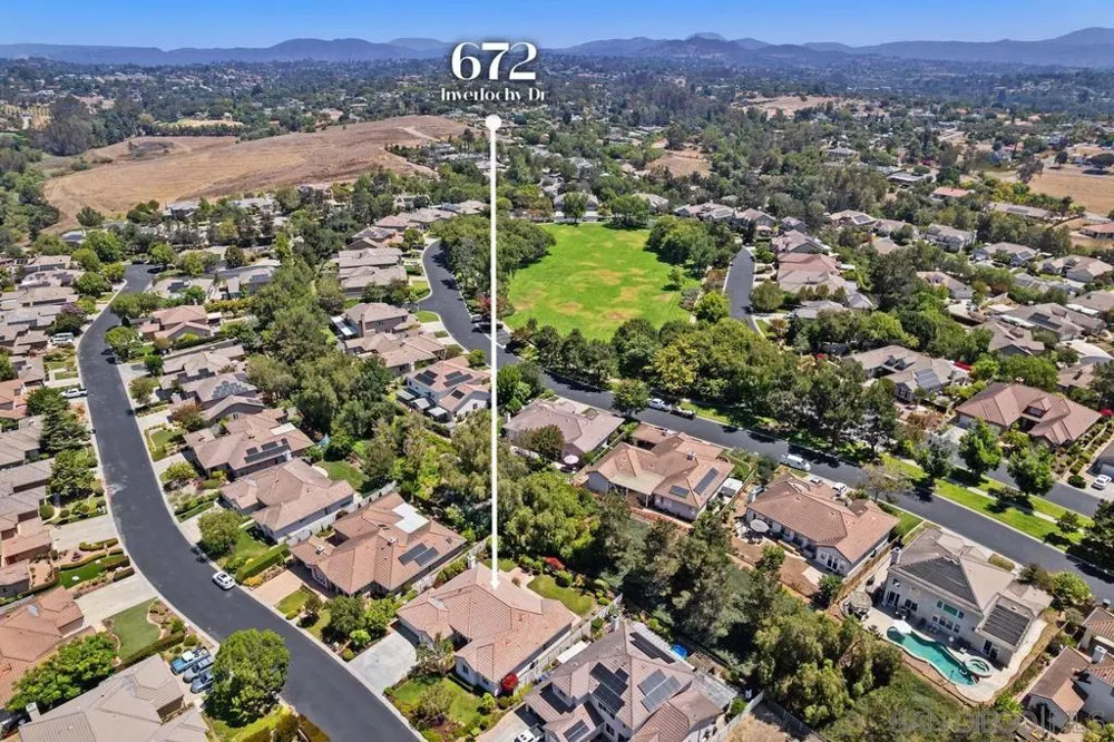 672 Inverlochy Dr Fallbrook, CA 92028