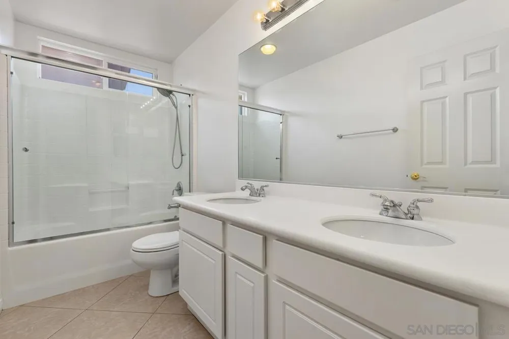 672 Inverlochy Dr Fallbrook, CA 92028