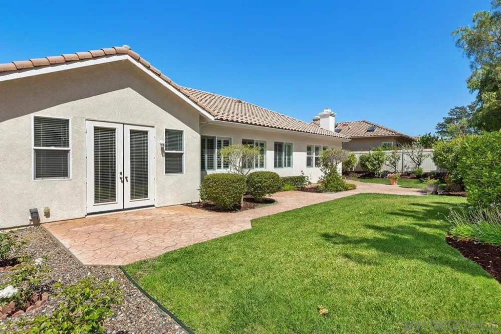 672 Inverlochy Dr Fallbrook, CA 92028