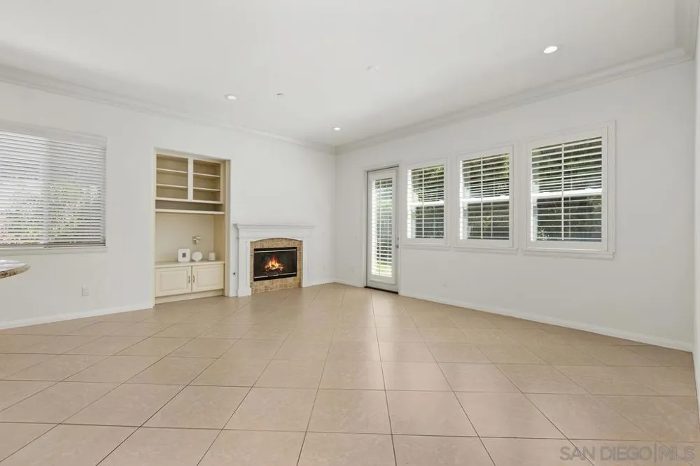 672 Inverlochy Dr Fallbrook, CA 92028