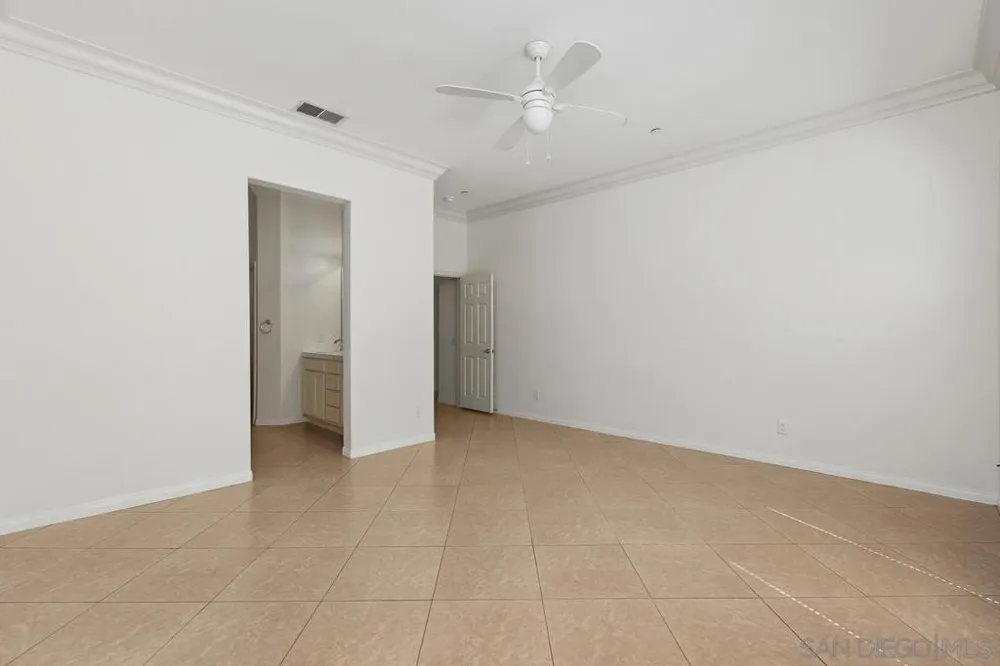 672 Inverlochy Dr Fallbrook, CA 92028