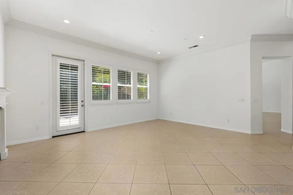 672 Inverlochy Dr Fallbrook, CA 92028