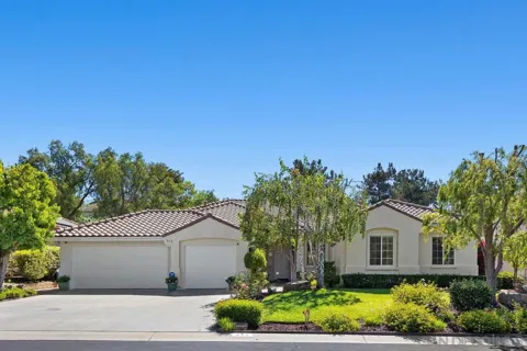 672 Inverlochy Dr