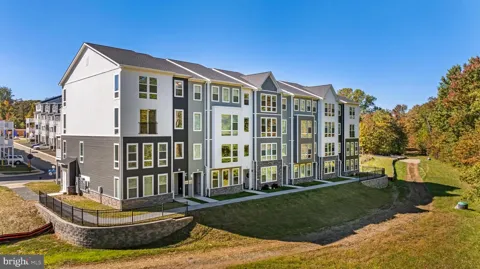 900 GILBERT ROAD #3613B
