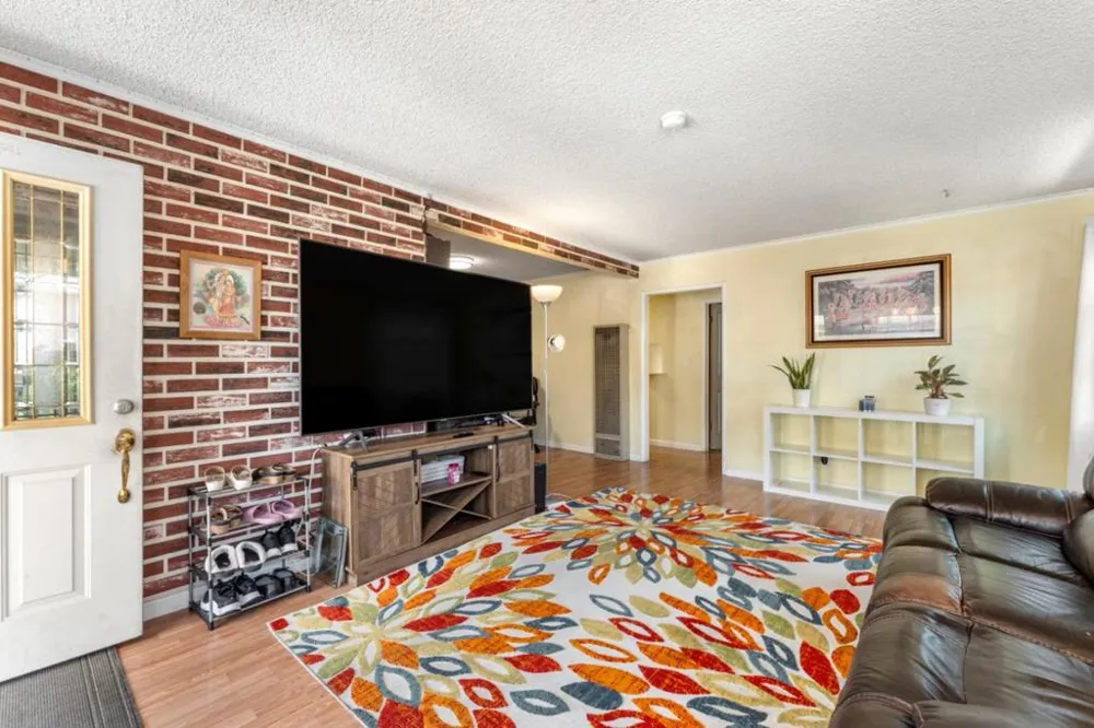 123 Gardenia Way East Palo Alto, CA 94303
