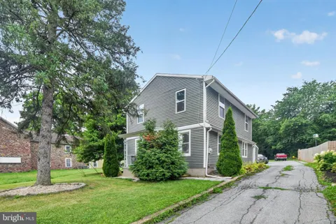1104 OLD SWEDE ROAD