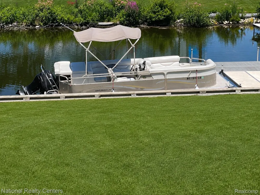 3380 E Benstein Road W Commerce Charter Township, MI 48382