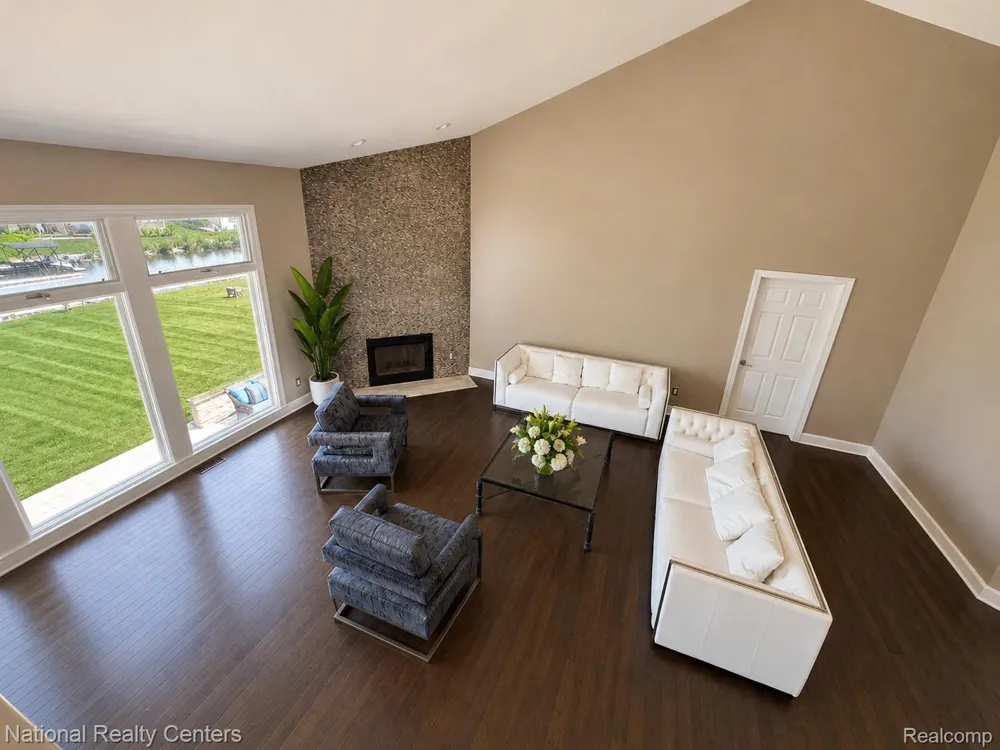 3380 E Benstein Road W Commerce Charter Township, MI 48382