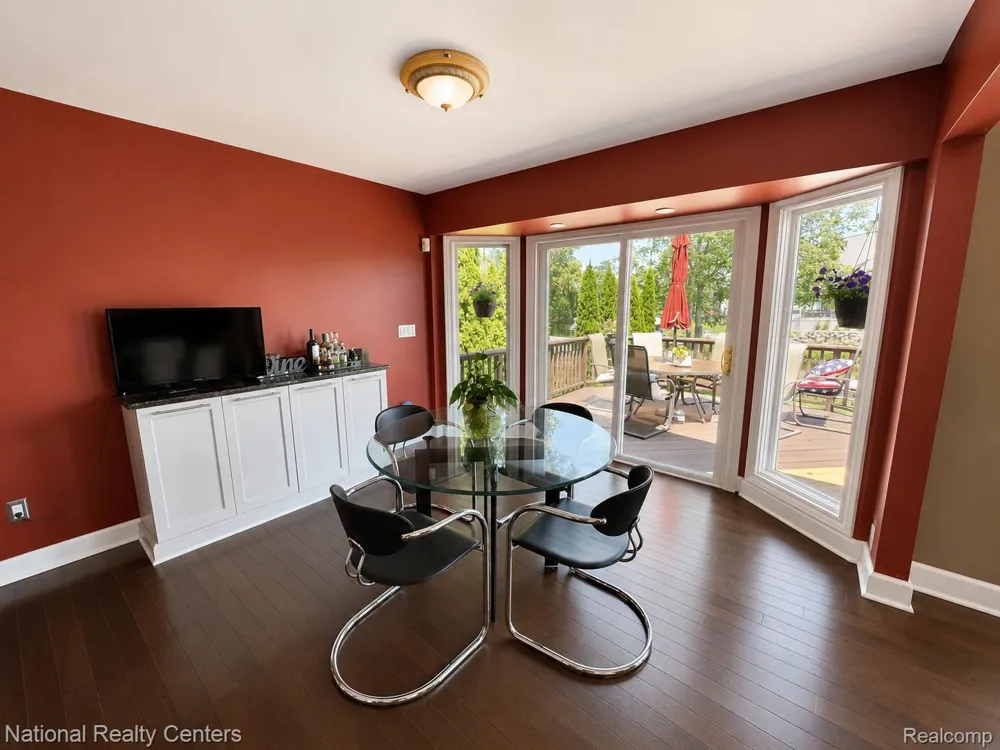 3380 E Benstein Road W Commerce Charter Township, MI 48382