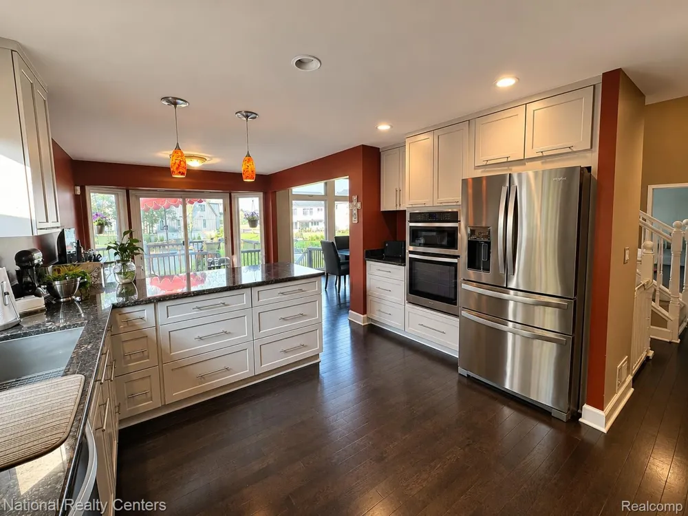 3380 E Benstein Road W Commerce Charter Township, MI 48382