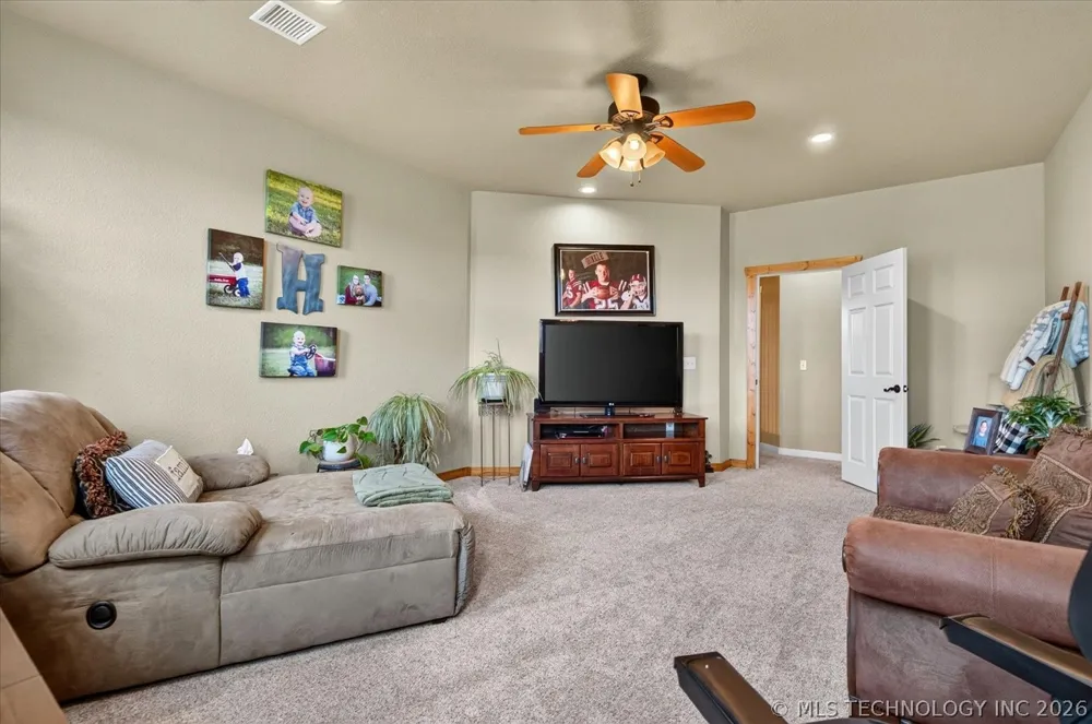 29645 3990 ROAD Ramona, OK 74061