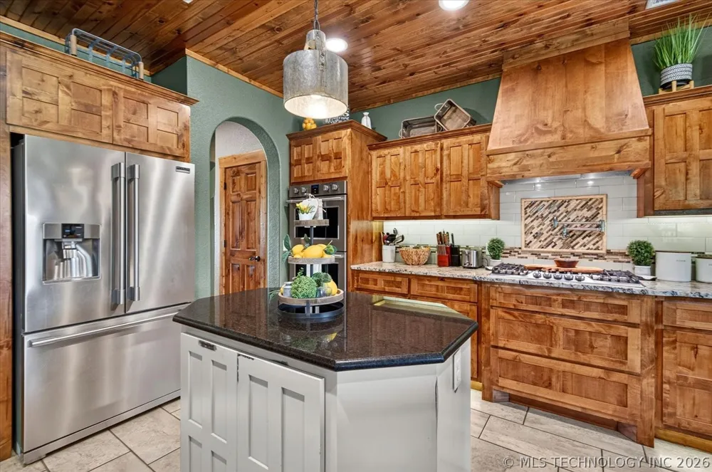 29645 3990 ROAD Ramona, OK 74061