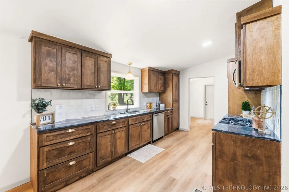 1115 S 284th East Avenue Catoosa, OK 74015