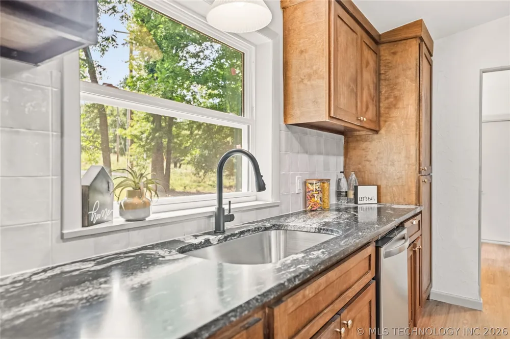 1115 S 284th East Avenue Catoosa, OK 74015