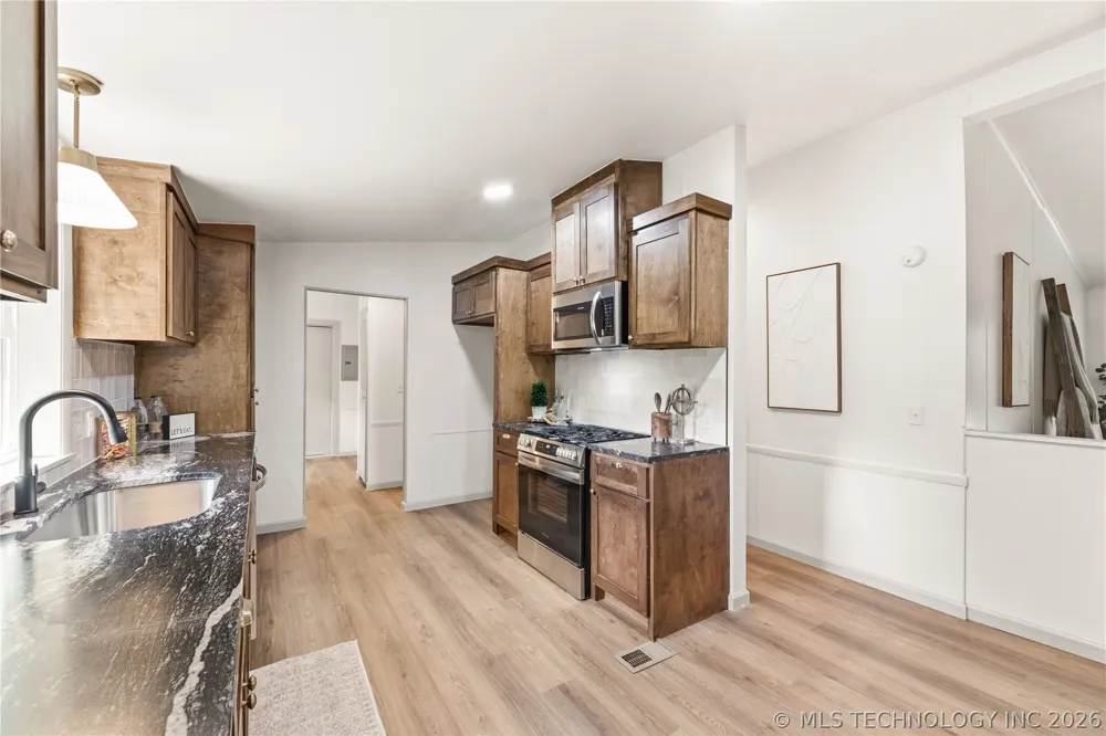 1115 S 284th East Avenue Catoosa, OK 74015
