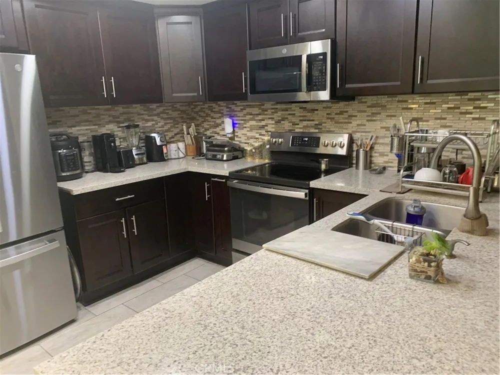 284 E Brookshire Pl Brea, CA 92821