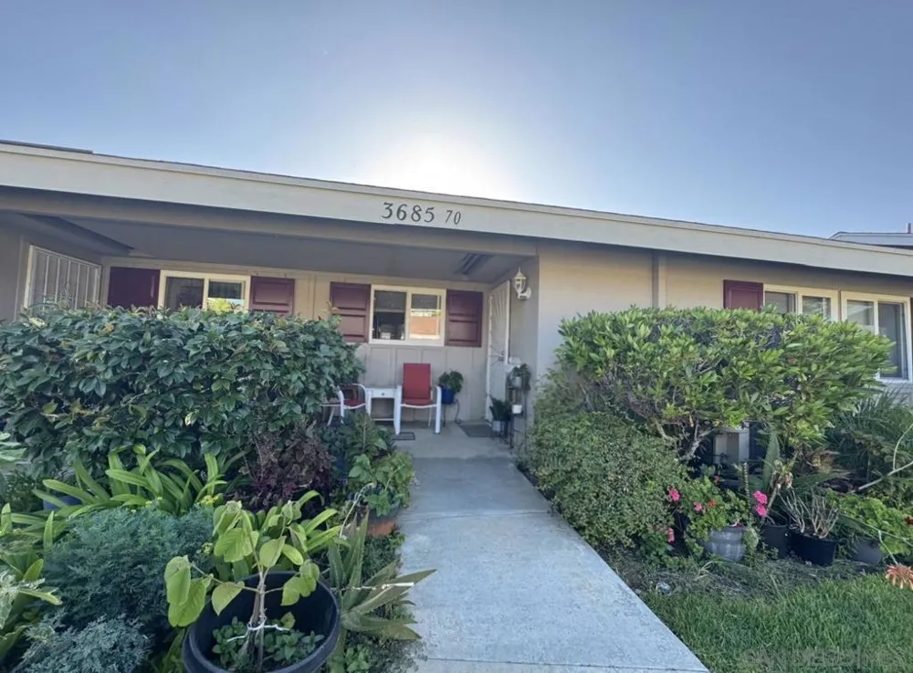 3685 Vista Campana #70 Oceanside, CA 92057