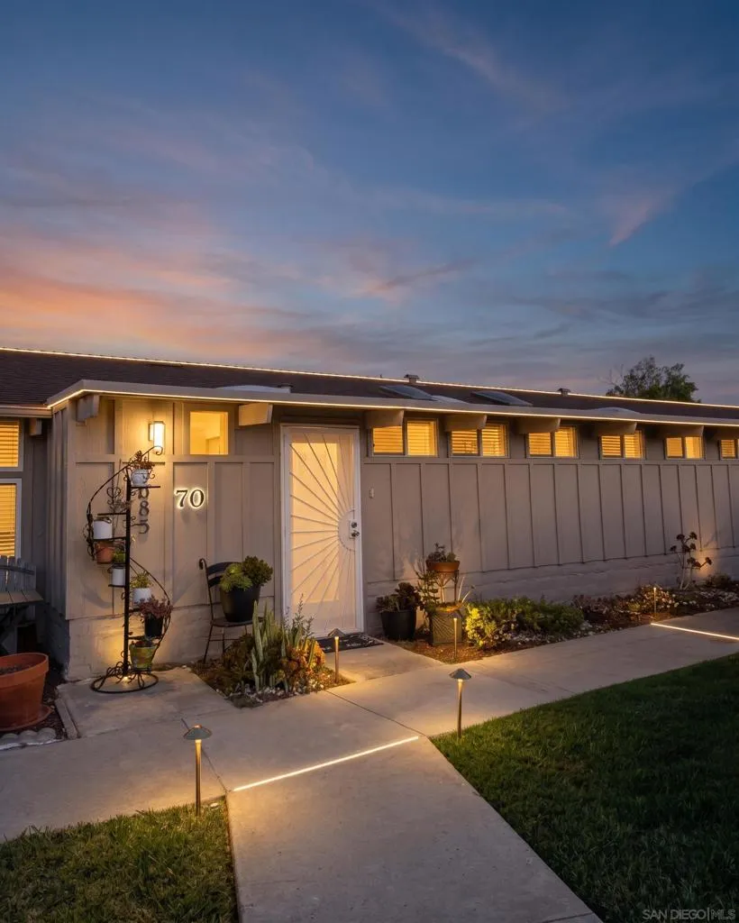 3685 Vista Campana #70 Oceanside, CA 92057