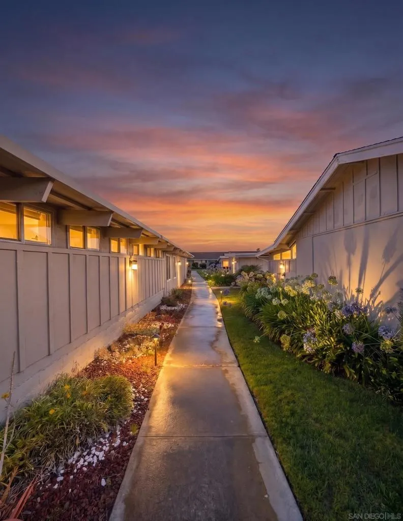 3685 Vista Campana #70 Oceanside, CA 92057