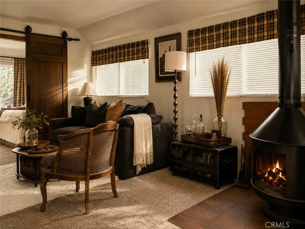 2412 Ridge Arrowbear, CA 92382