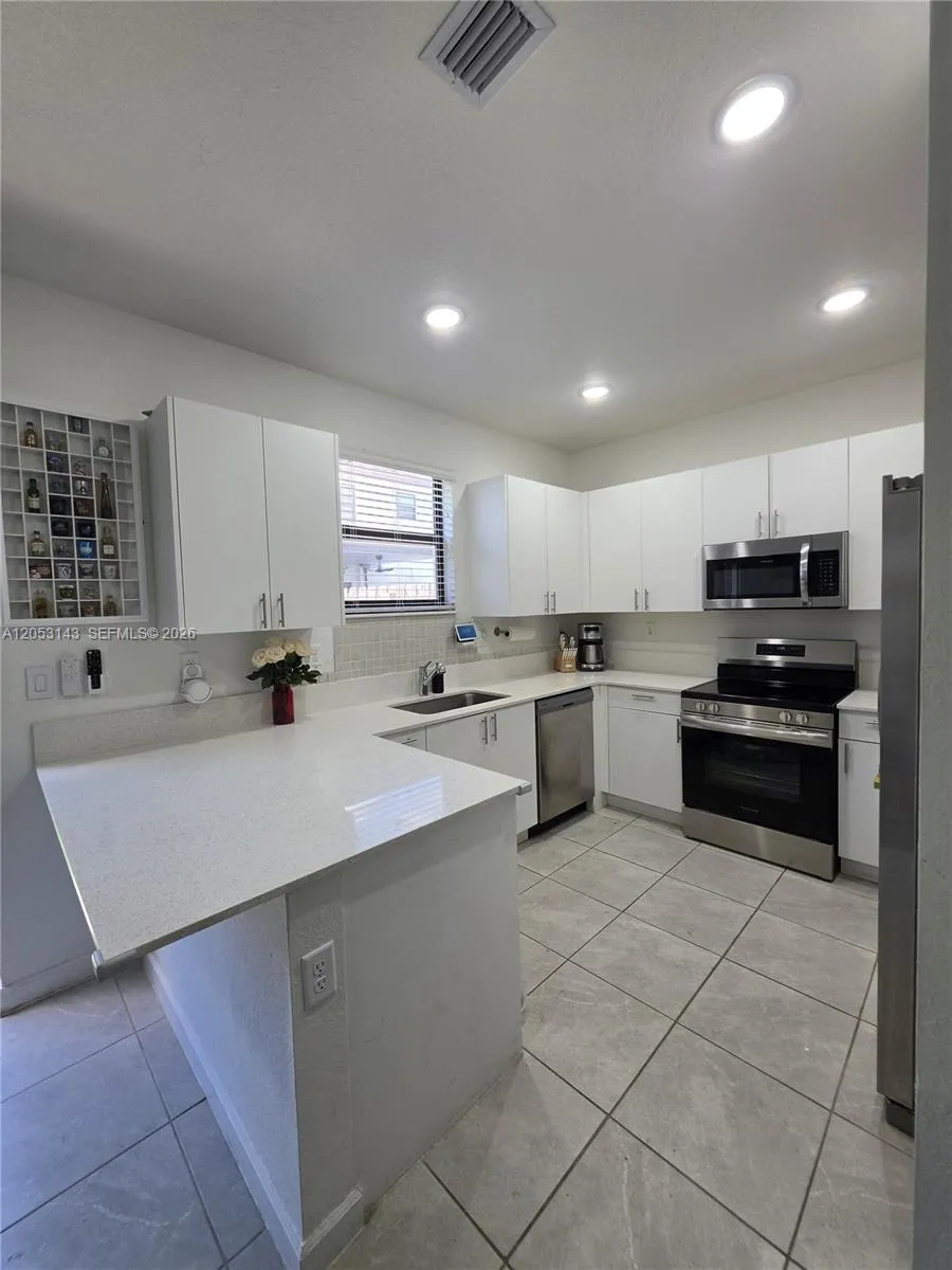12880 SW 231st St Miami, FL 33170