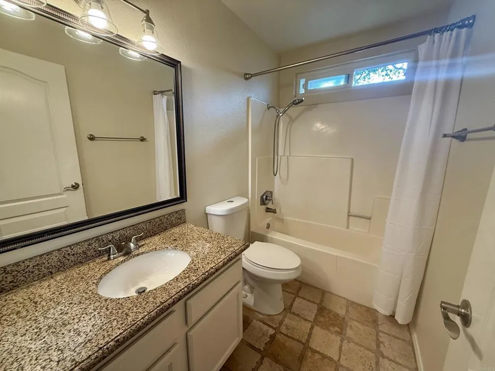 502 Calle Montecito #18 Oceanside, CA 92057