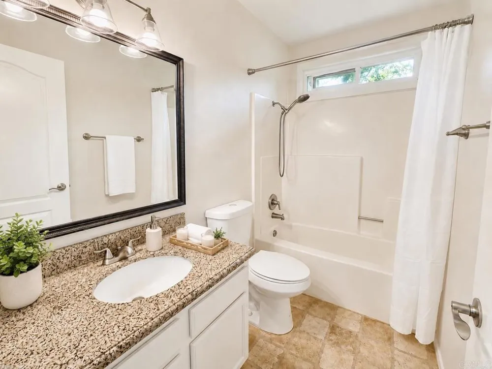502 Calle Montecito #18 Oceanside, CA 92057