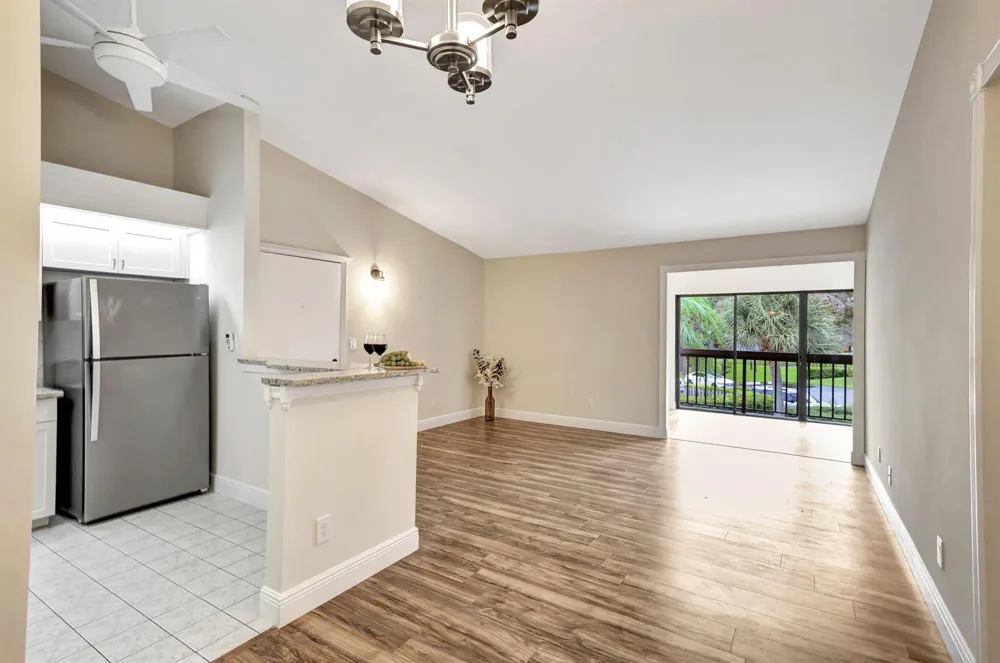 1109 Duncan Circle #201 Palm Beach Gardens, FL 33418